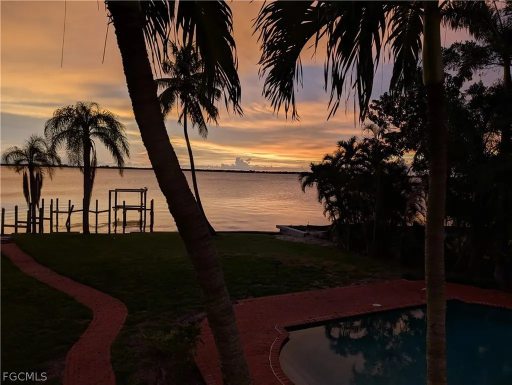 2878 Valencia Way Fort Myers FL 33901