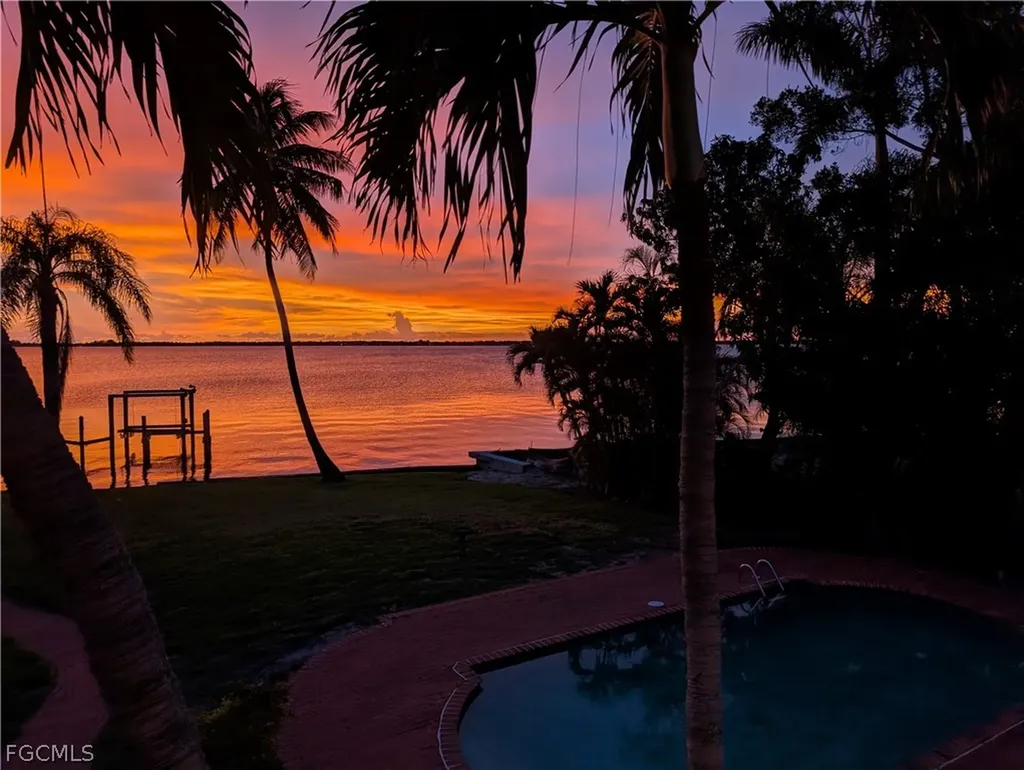2878 Valencia Way Fort Myers FL 33901