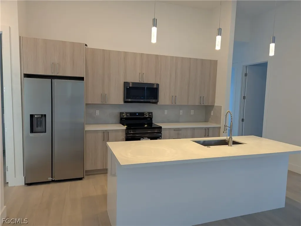 1227 NW 40th Place Cape Coral FL 33993