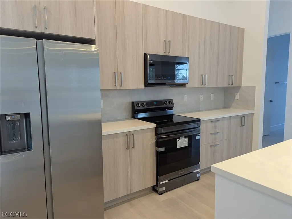 1227 NW 40th Place Cape Coral FL 33993
