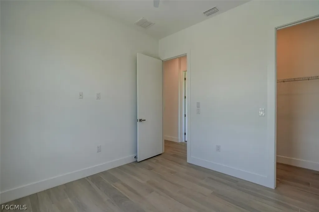 1227 NW 40th Place Cape Coral FL 33993