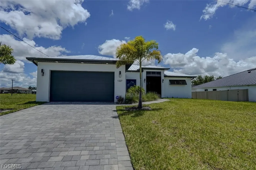1227 NW 40th Place Cape Coral FL 33993