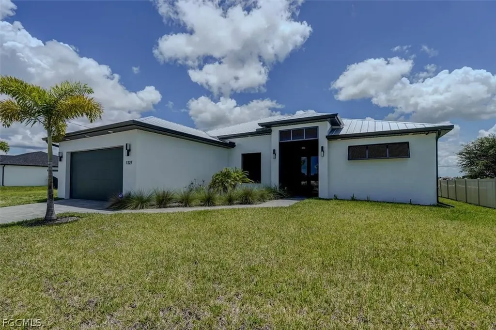 1227 NW 40th Place Cape Coral FL 33993