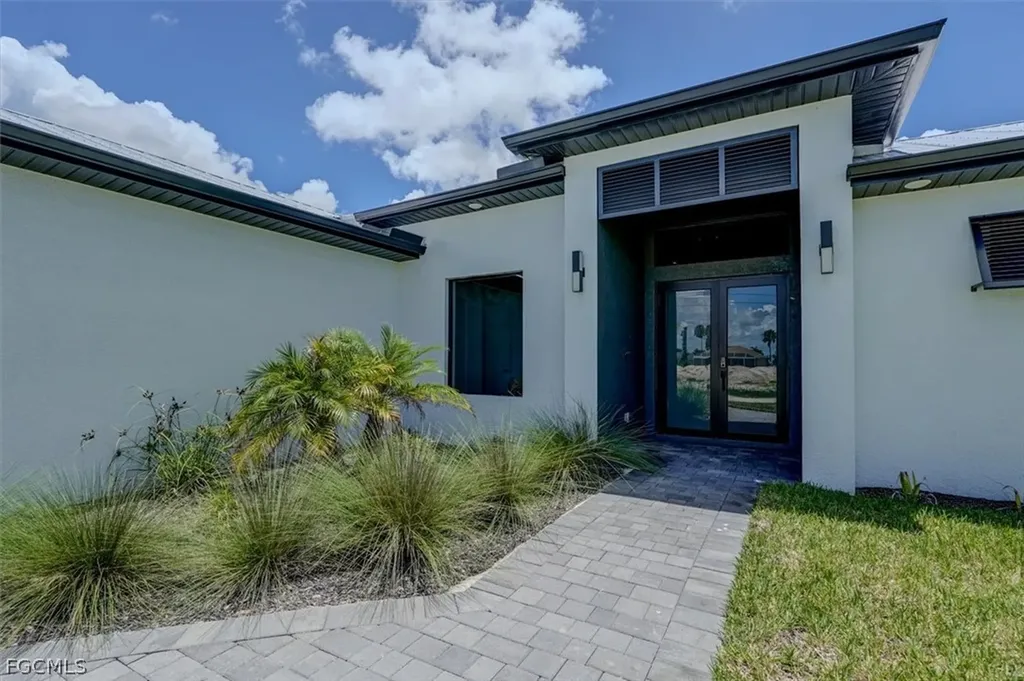 1227 NW 40th Place Cape Coral FL 33993