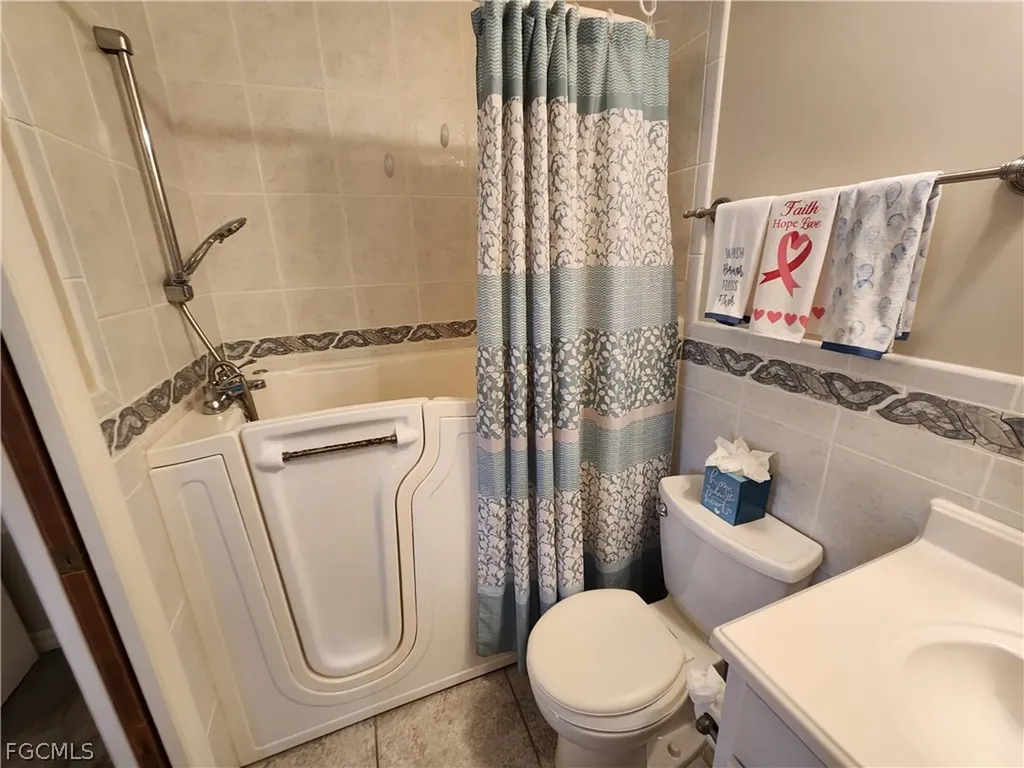1220 SE 40th Street Cape Coral FL 33904