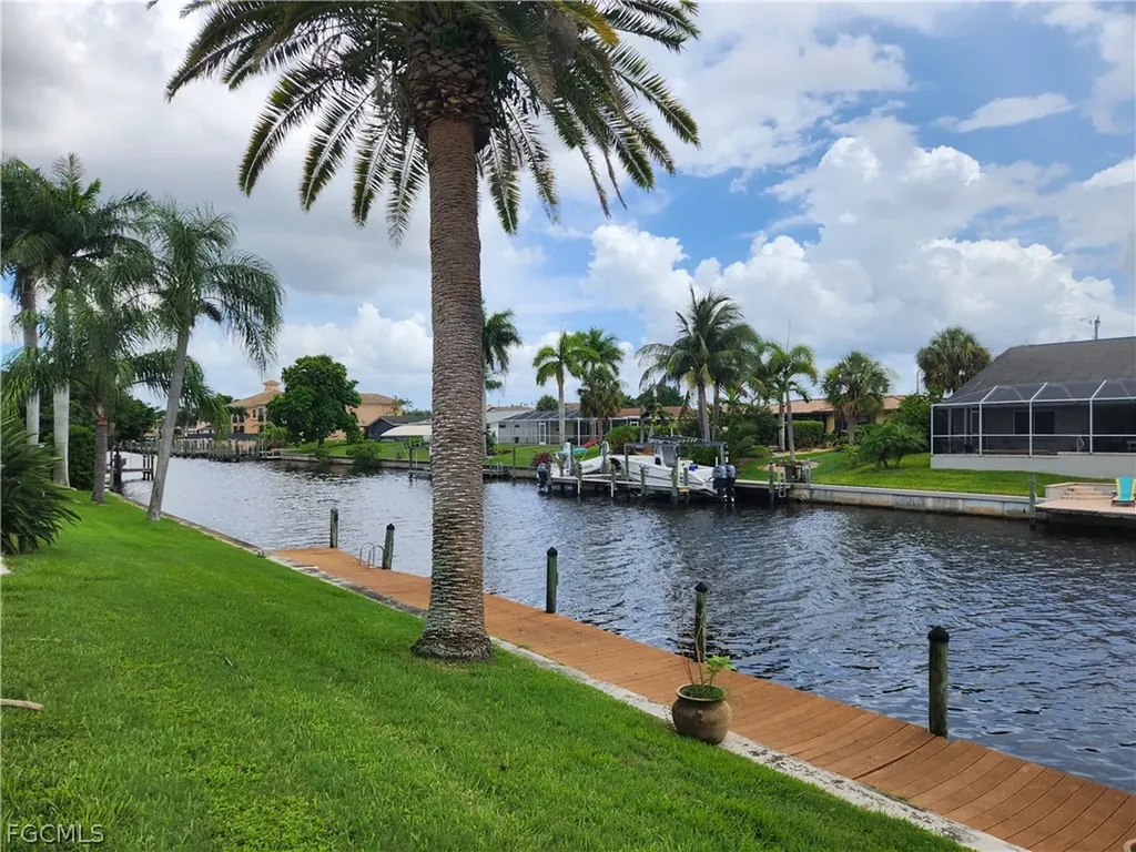 1220 SE 40th Street Cape Coral FL 33904