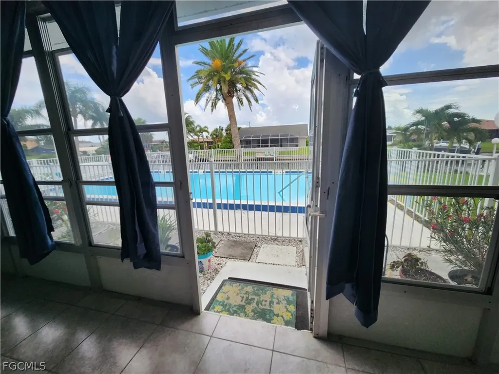 1220 SE 40th Street Cape Coral FL 33904