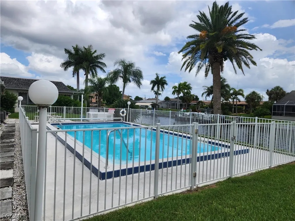 1220 SE 40th Street Cape Coral FL 33904
