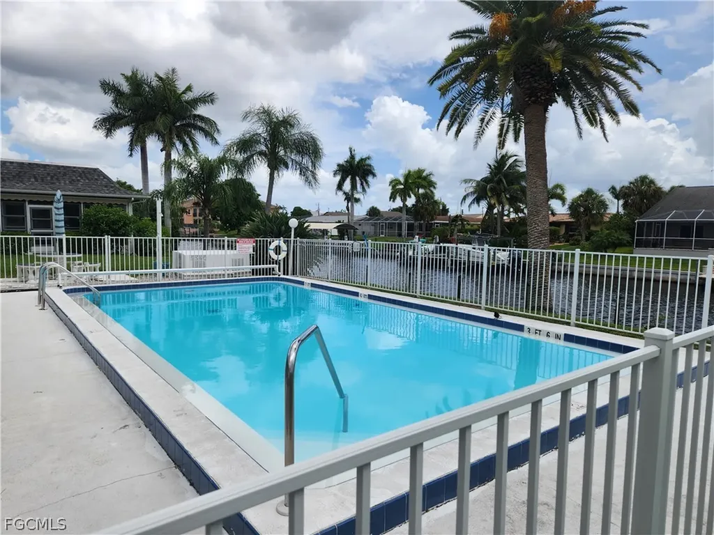 1220 SE 40th Street Cape Coral FL 33904