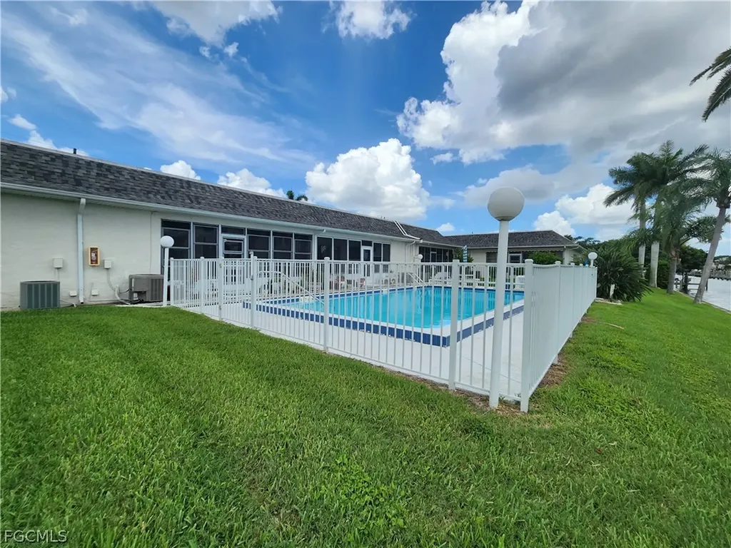 1220 SE 40th Street Cape Coral FL 33904