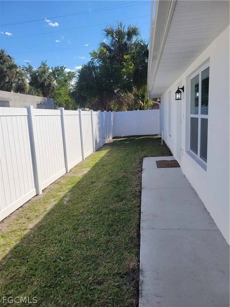 2156 Edison Avenue Fort Myers FL 33901