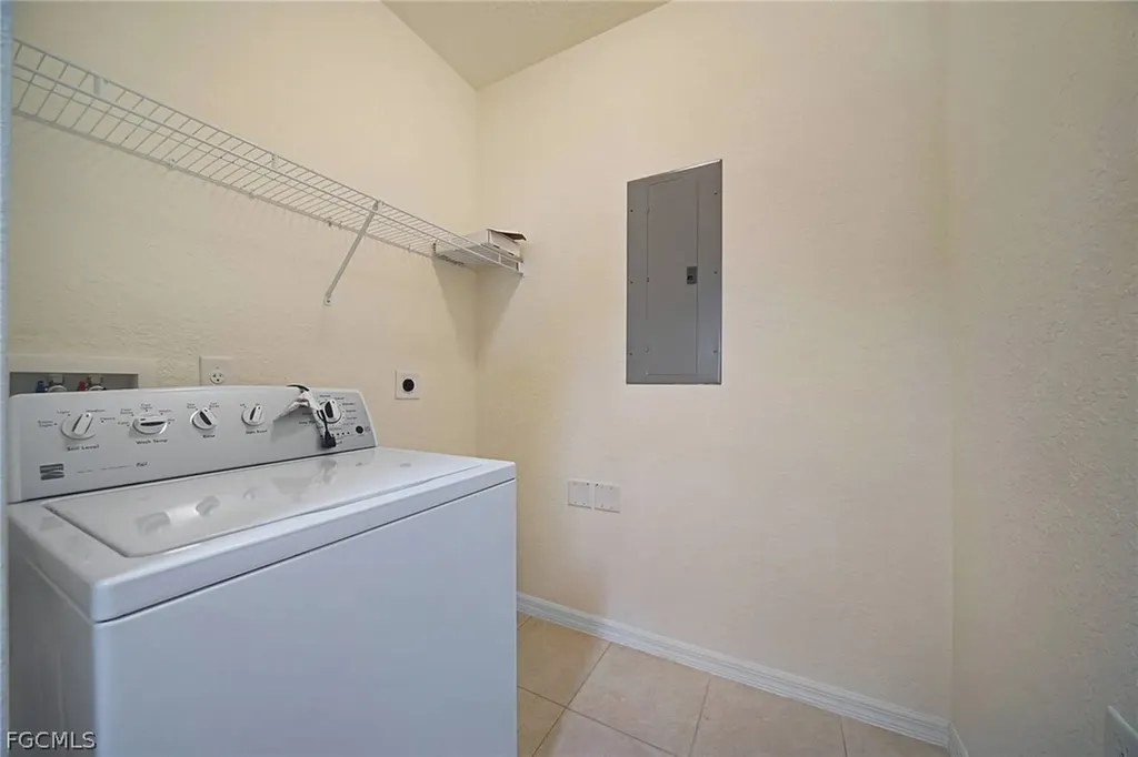 1757 Concordia Lake Circle Cape Coral FL 33909