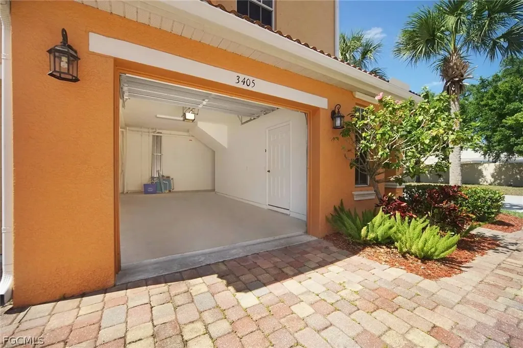 1757 Concordia Lake Circle Cape Coral FL 33909