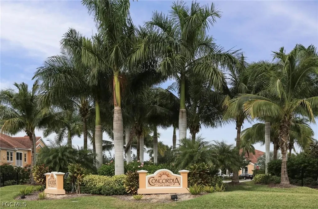 1757 Concordia Lake Circle Cape Coral FL 33909