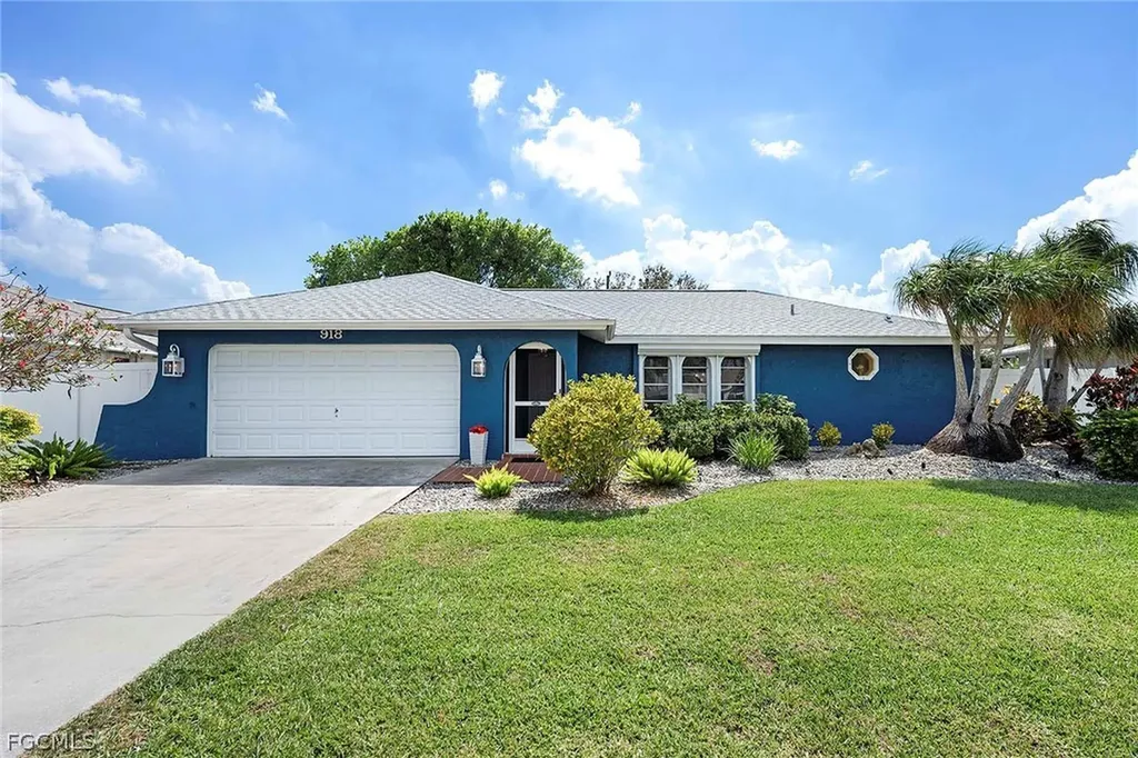 918 SE 28th Terrace Cape Coral FL 33904