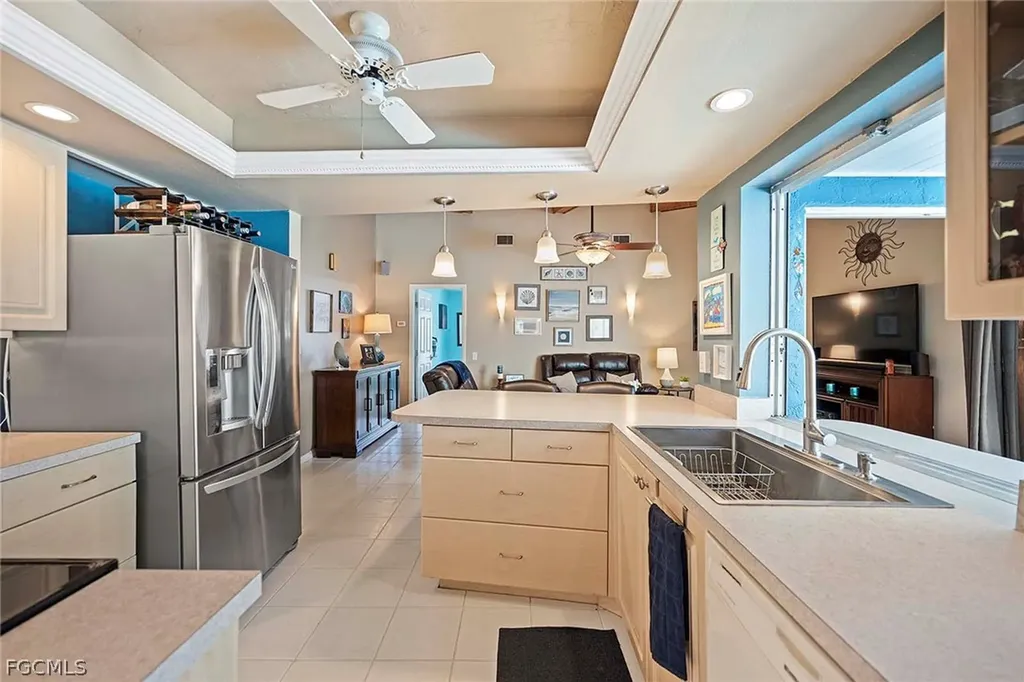 918 SE 28th Terrace Cape Coral FL 33904