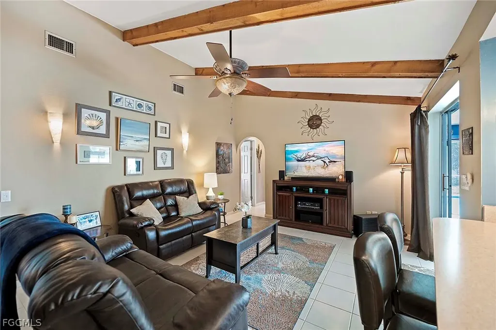 918 SE 28th Terrace Cape Coral FL 33904
