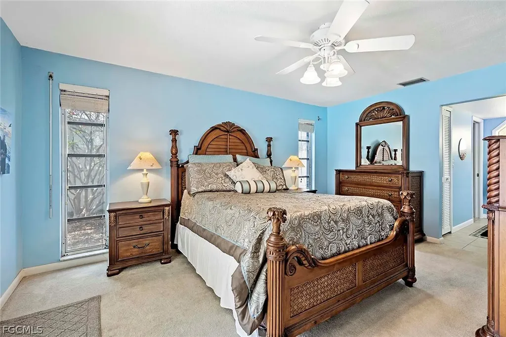 918 SE 28th Terrace Cape Coral FL 33904