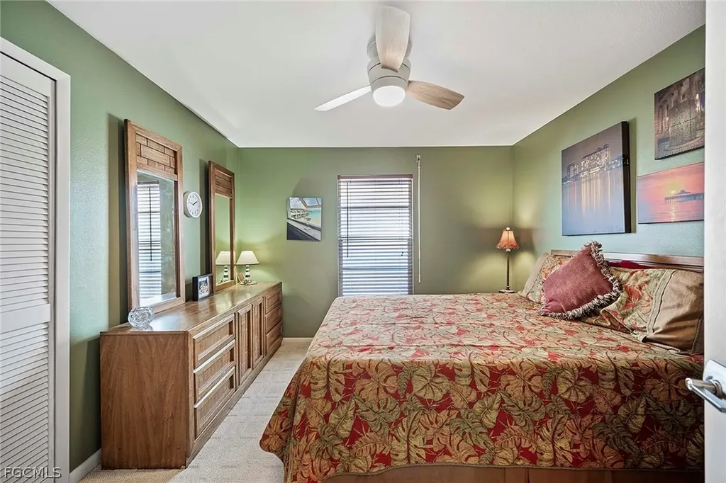 918 SE 28th Terrace Cape Coral FL 33904
