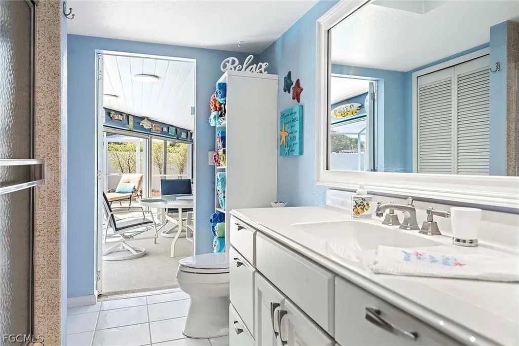 918 SE 28th Terrace Cape Coral FL 33904