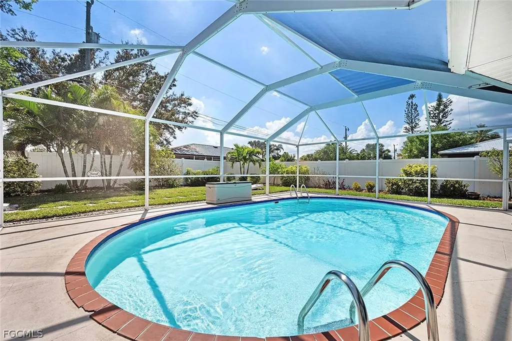 918 SE 28th Terrace Cape Coral FL 33904