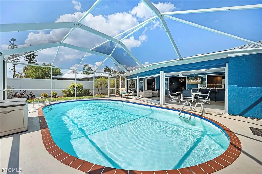 918 SE 28th Terrace Cape Coral FL 33904