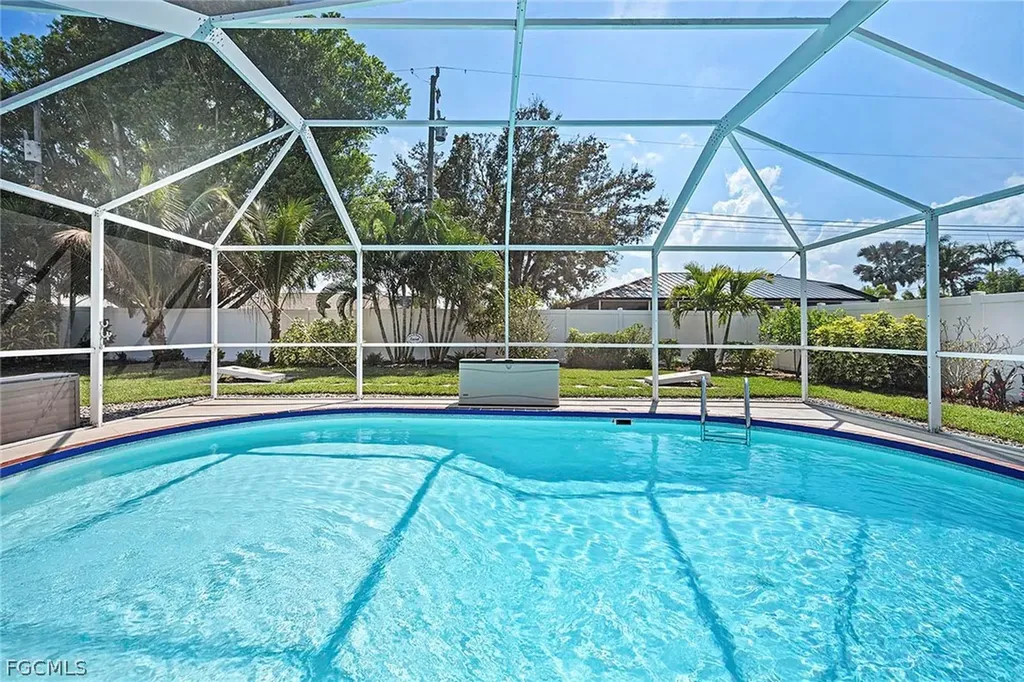 918 SE 28th Terrace Cape Coral FL 33904
