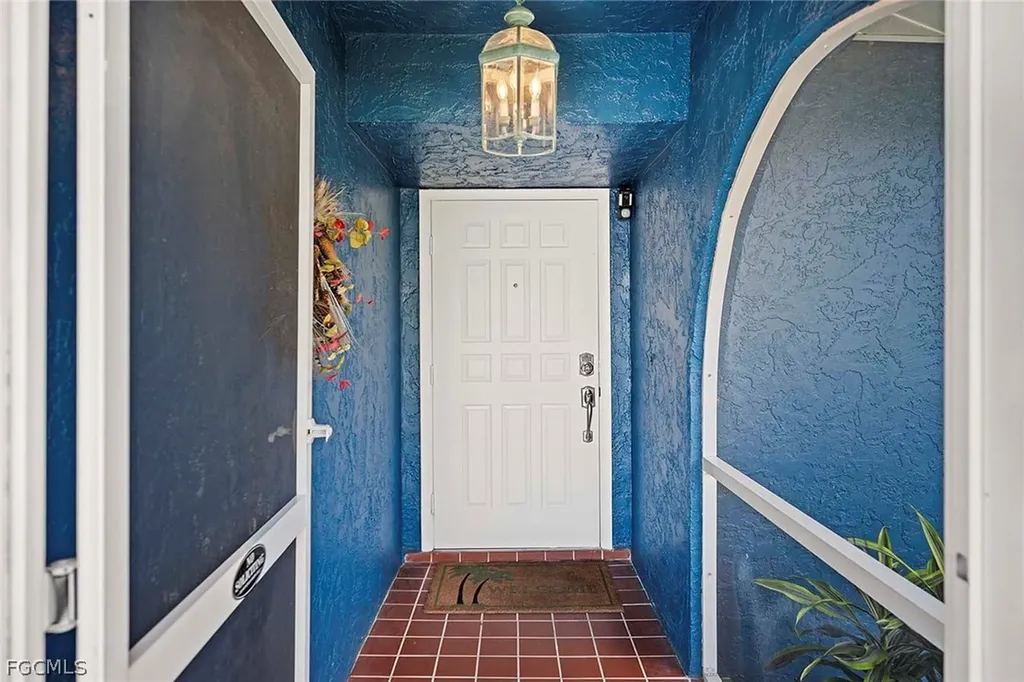 918 SE 28th Terrace Cape Coral FL 33904