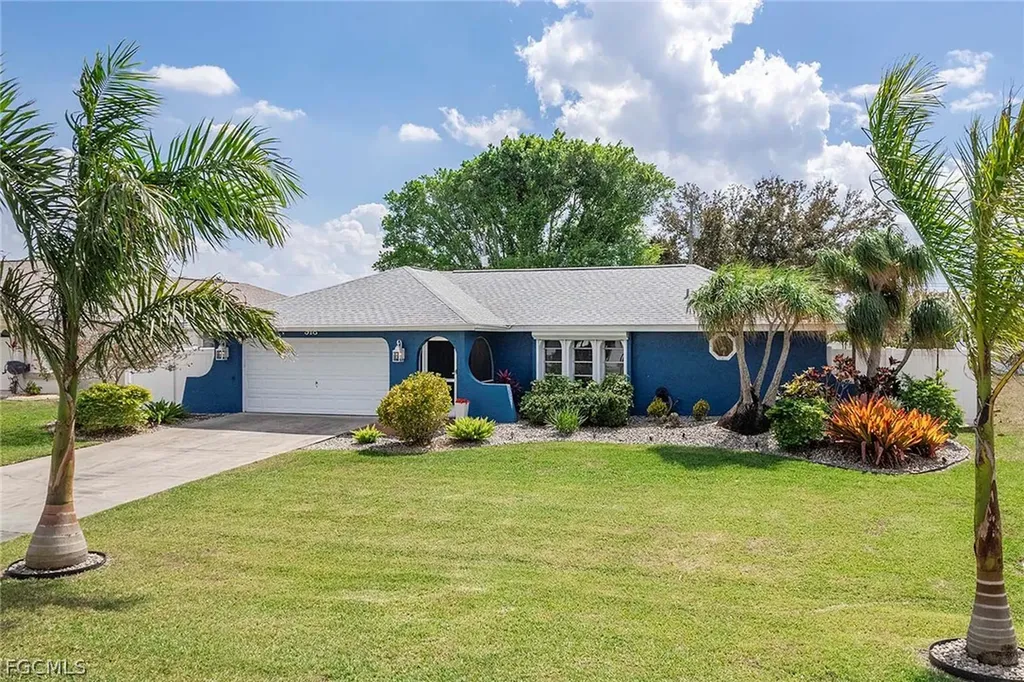 918 SE 28th Terrace Cape Coral FL 33904