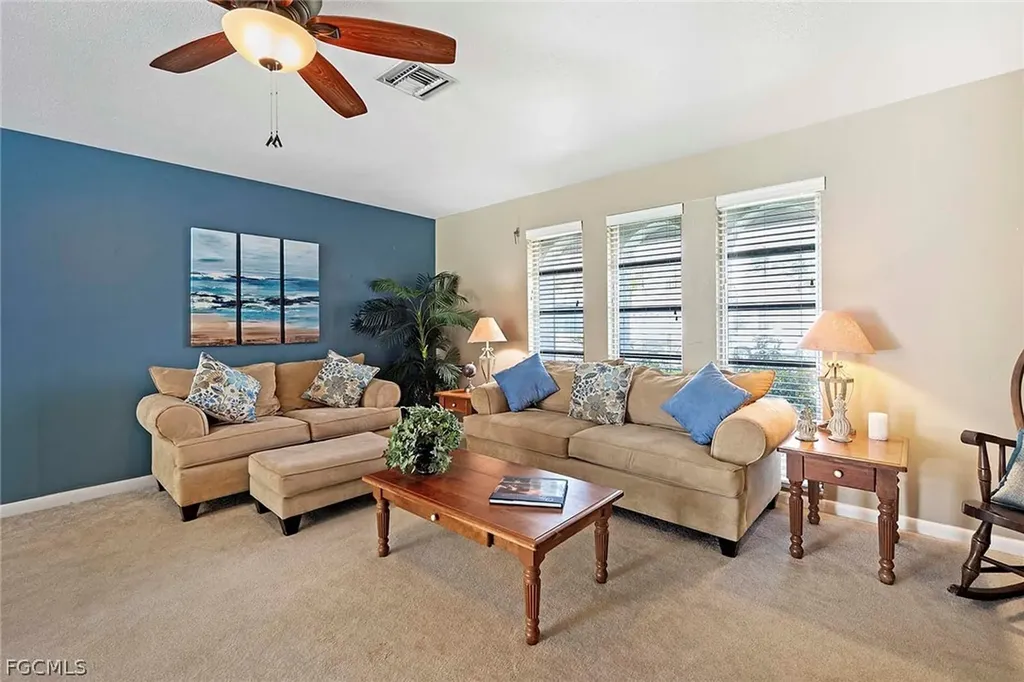 918 SE 28th Terrace Cape Coral FL 33904