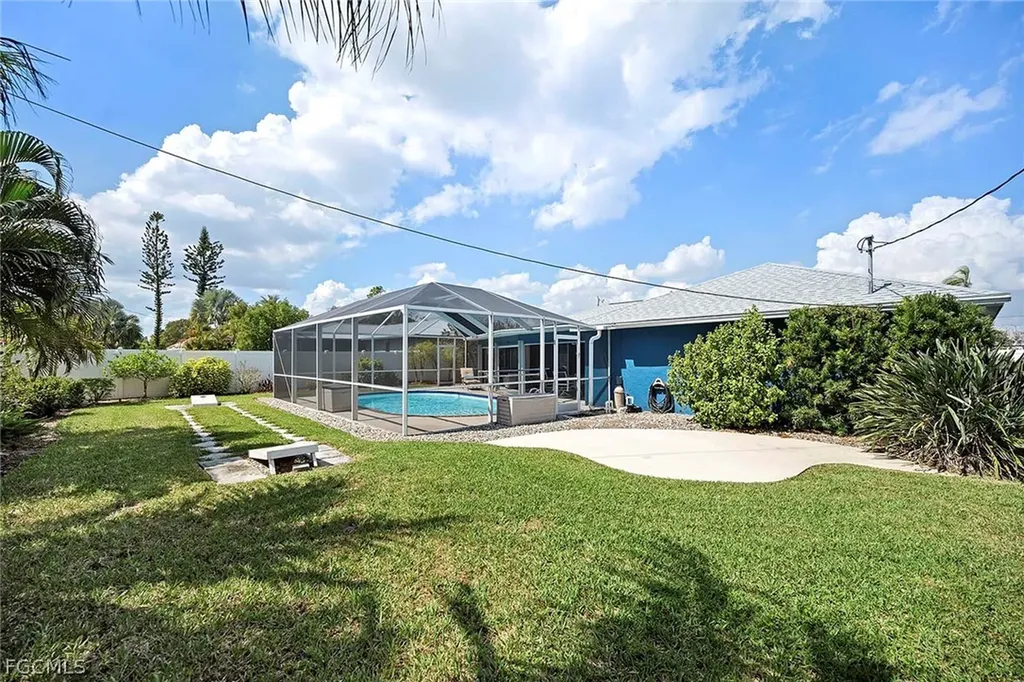 918 SE 28th Terrace Cape Coral FL 33904