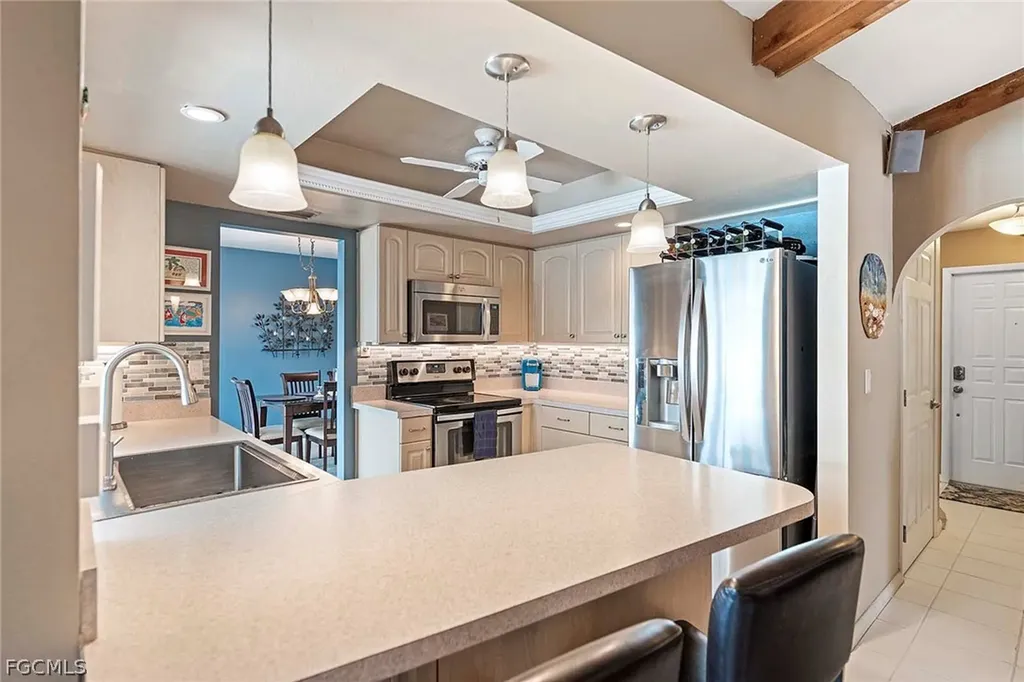 918 SE 28th Terrace Cape Coral FL 33904