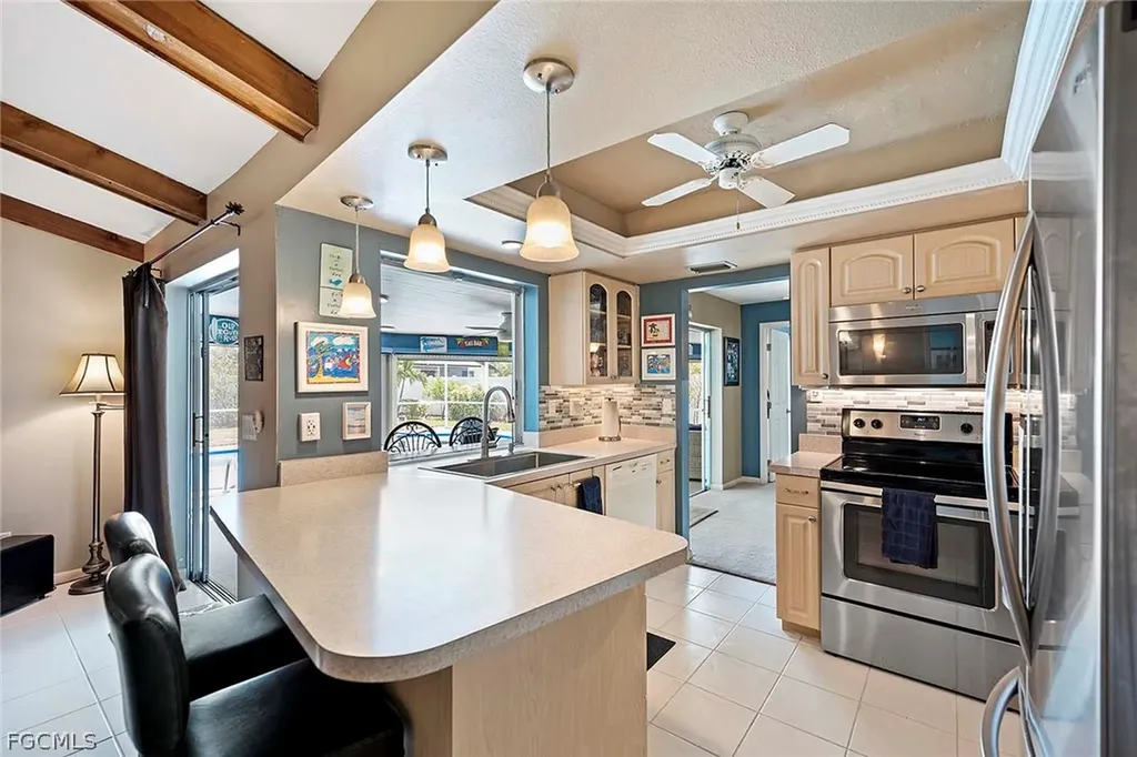 918 SE 28th Terrace Cape Coral FL 33904