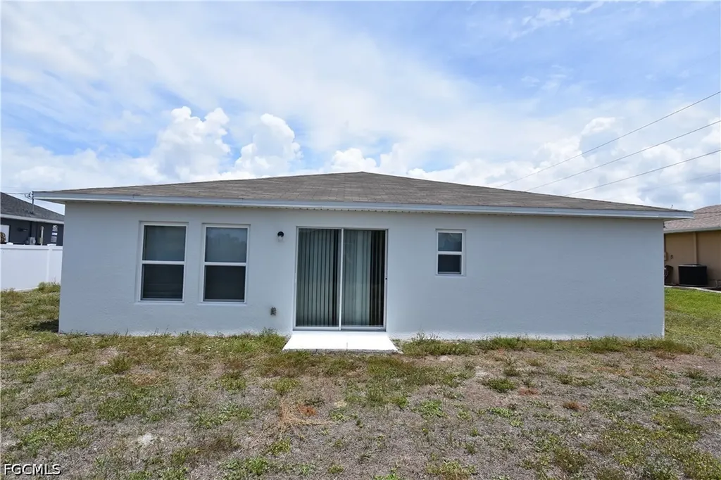 8 NW 8th Terrace Cape Coral FL 33993