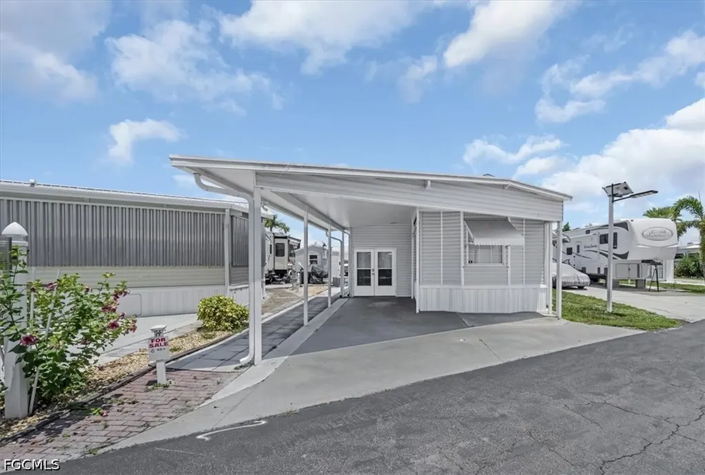 1159 Daniels Road Moore Haven FL 33471