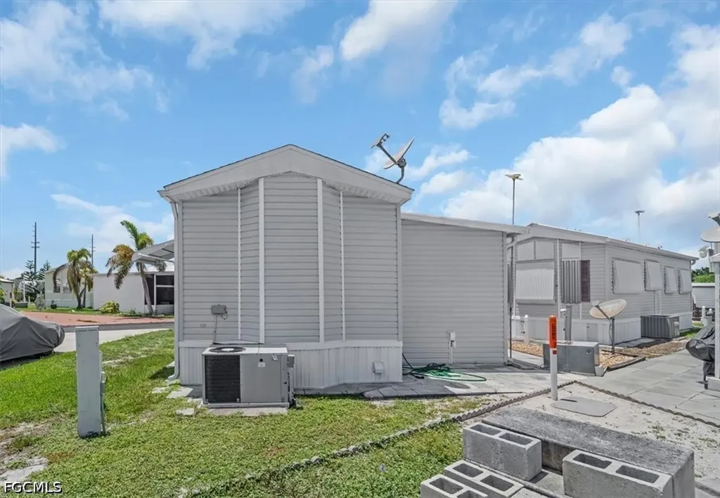 1159 Daniels Road Moore Haven FL 33471