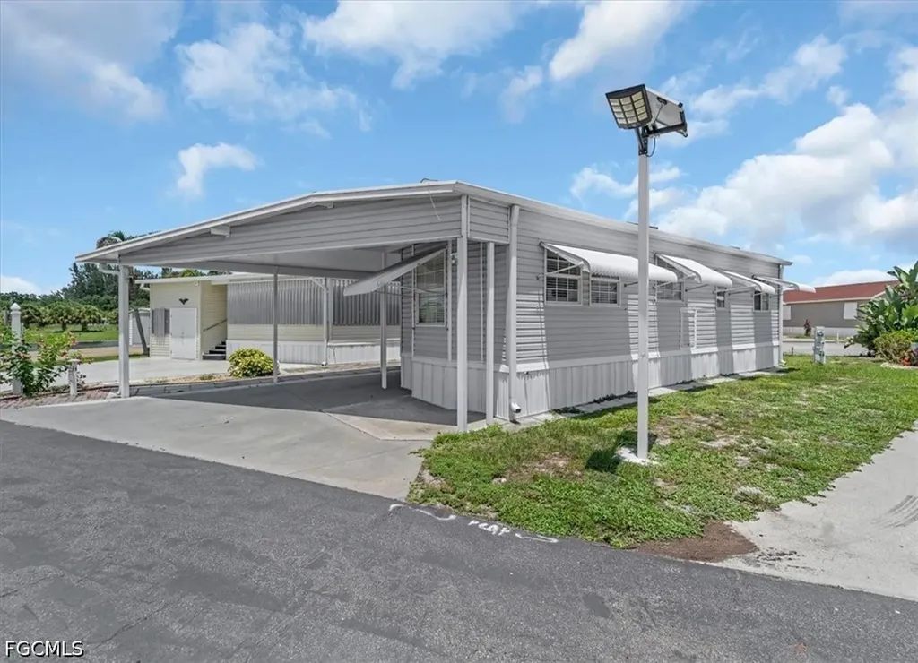 1159 Daniels Road Moore Haven FL 33471