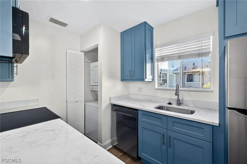 3271 Royal Canadian Trace Fort Myers FL 33907