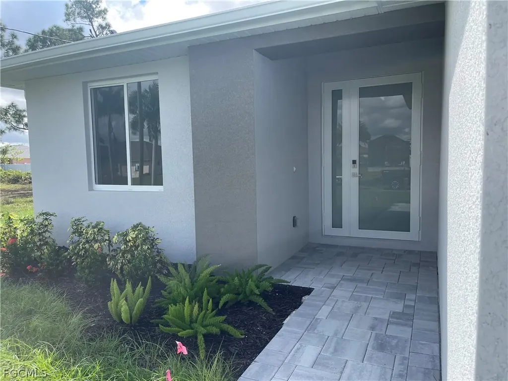 2614 NW 27th Street Cape Coral FL 33993
