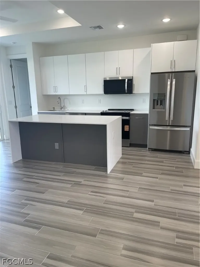 2614 NW 27th Street Cape Coral FL 33993