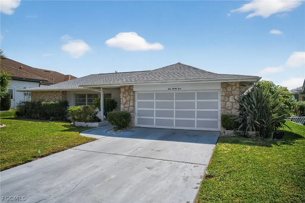 124 SW 56th Terrace Cape Coral FL 33914