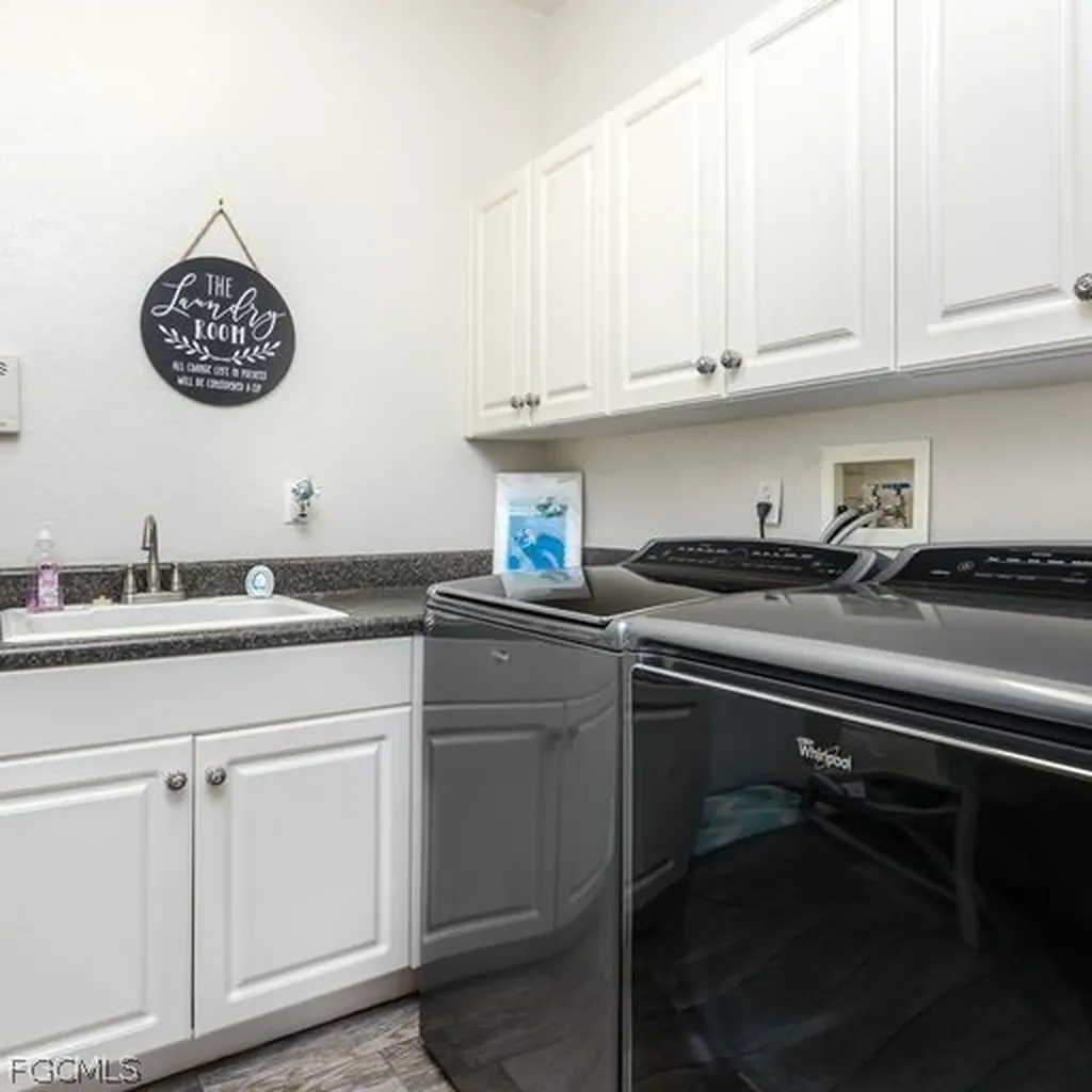 2317 SW 43rd Lane Cape Coral FL 33914