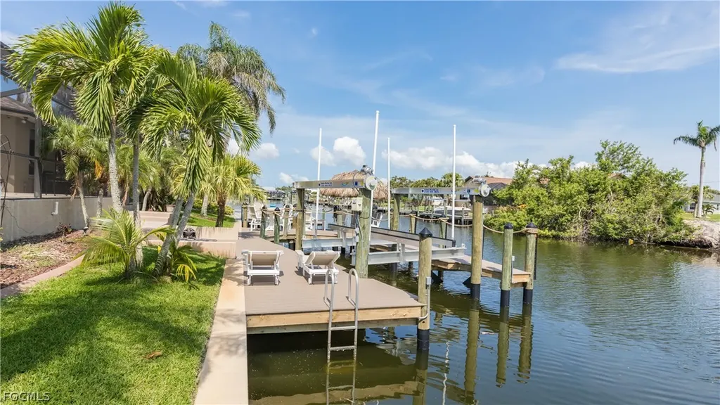 2317 SW 43rd Lane Cape Coral FL 33914