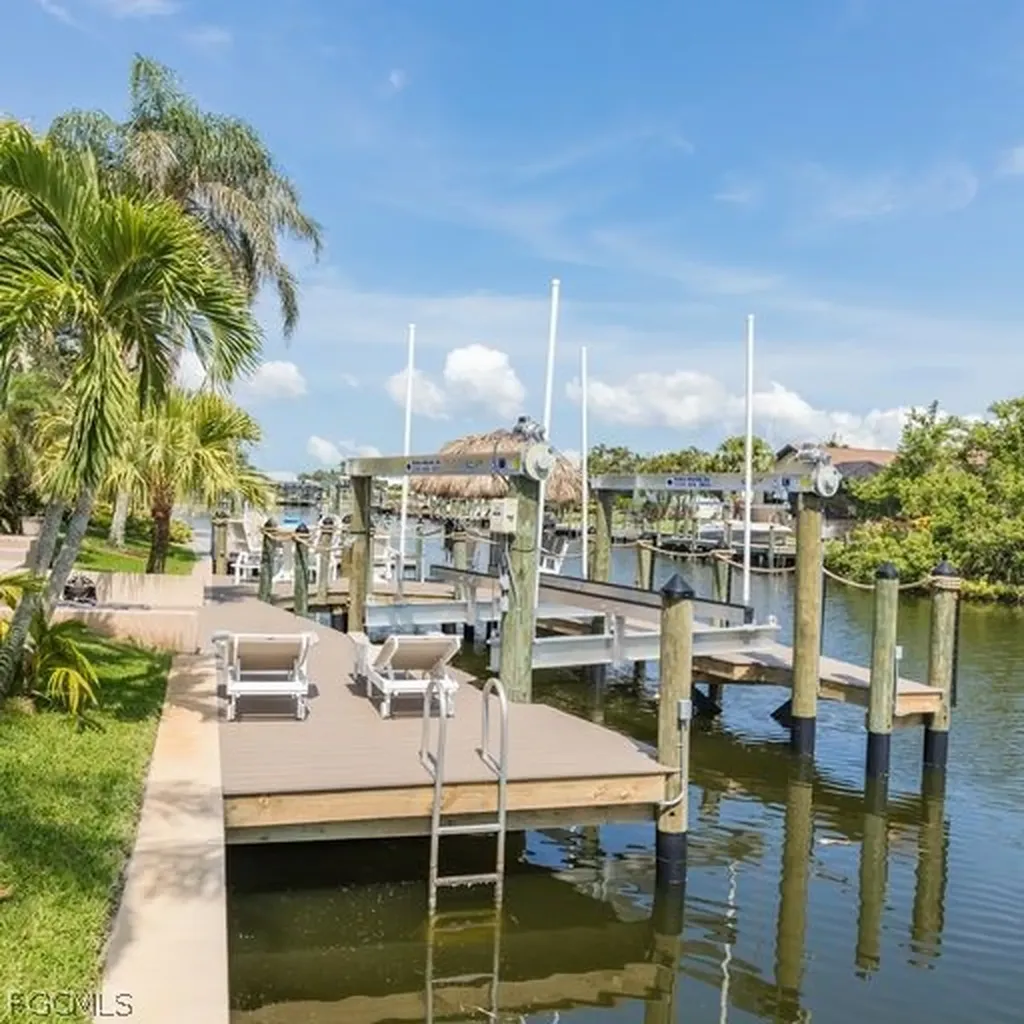 2317 SW 43rd Lane Cape Coral FL 33914