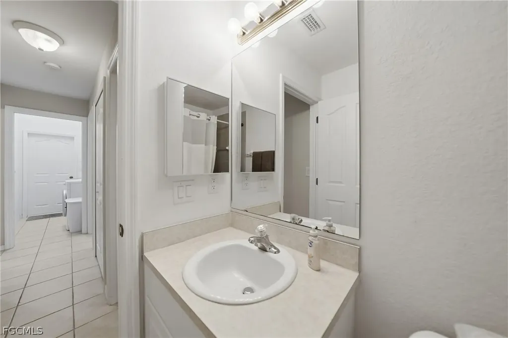 2117 NE 40th Street Cape Coral FL 33909