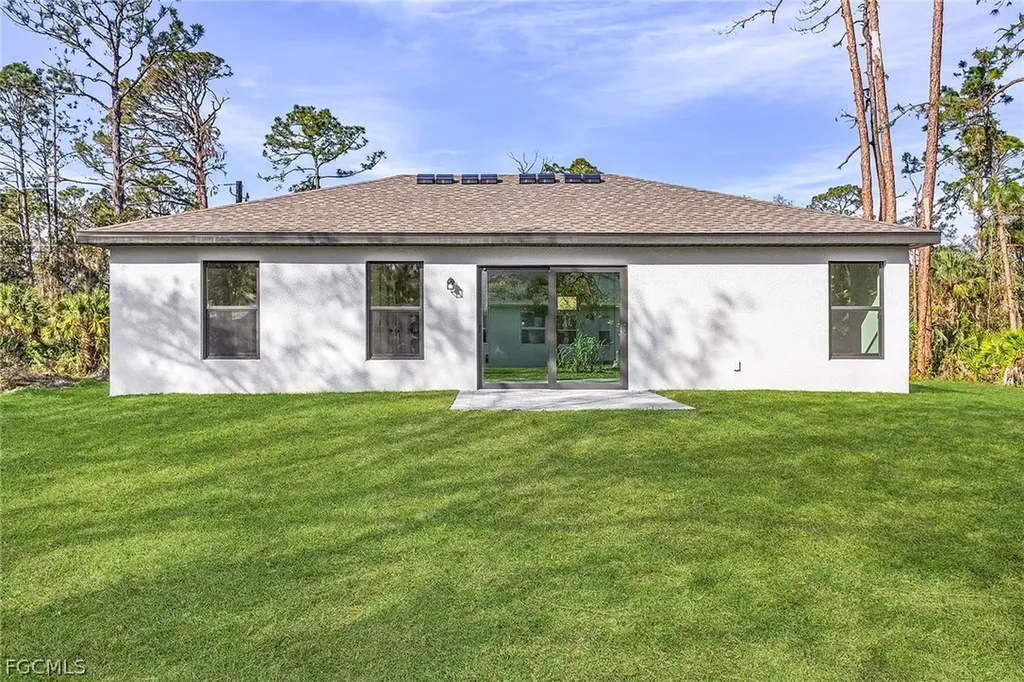 2030 NE 2nd Place Cape Coral FL 33909
