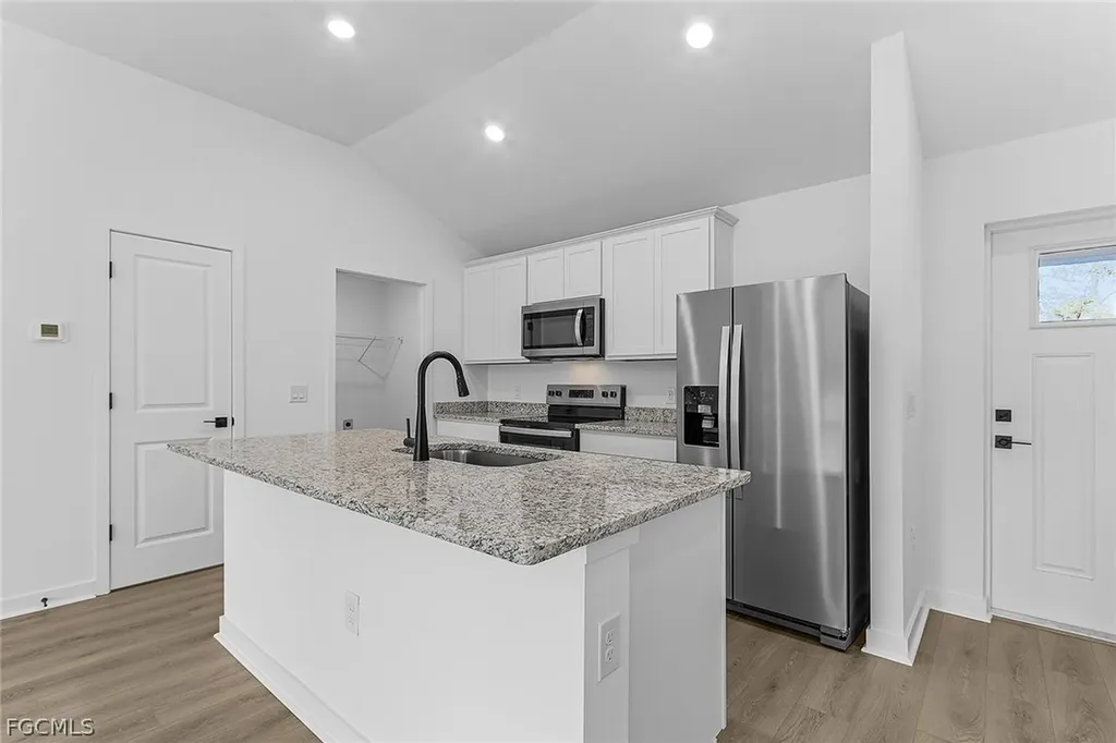2030 NE 2nd Place Cape Coral FL 33909