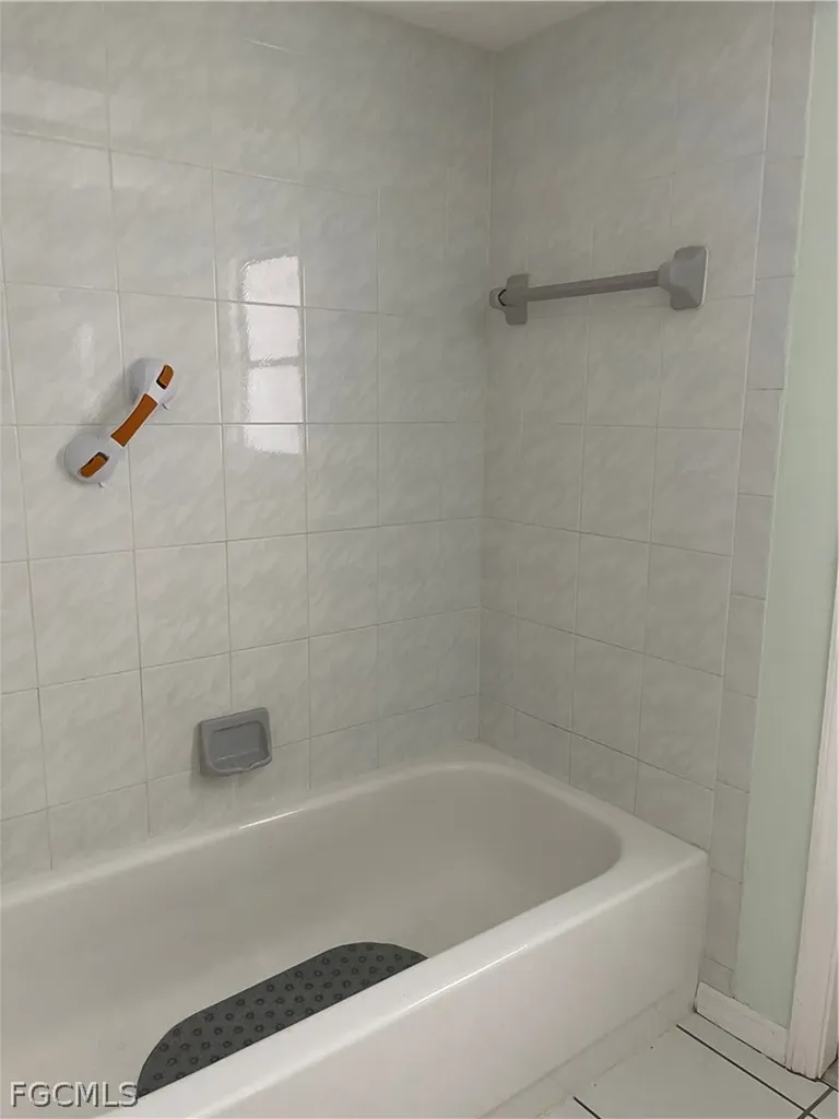 130 SE 44th Street Cape Coral FL 33904