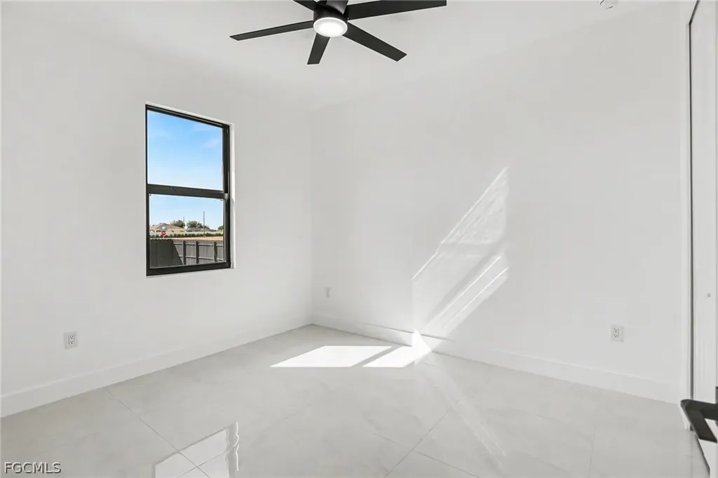 1030 NE Juanita Place Cape Coral FL 33909