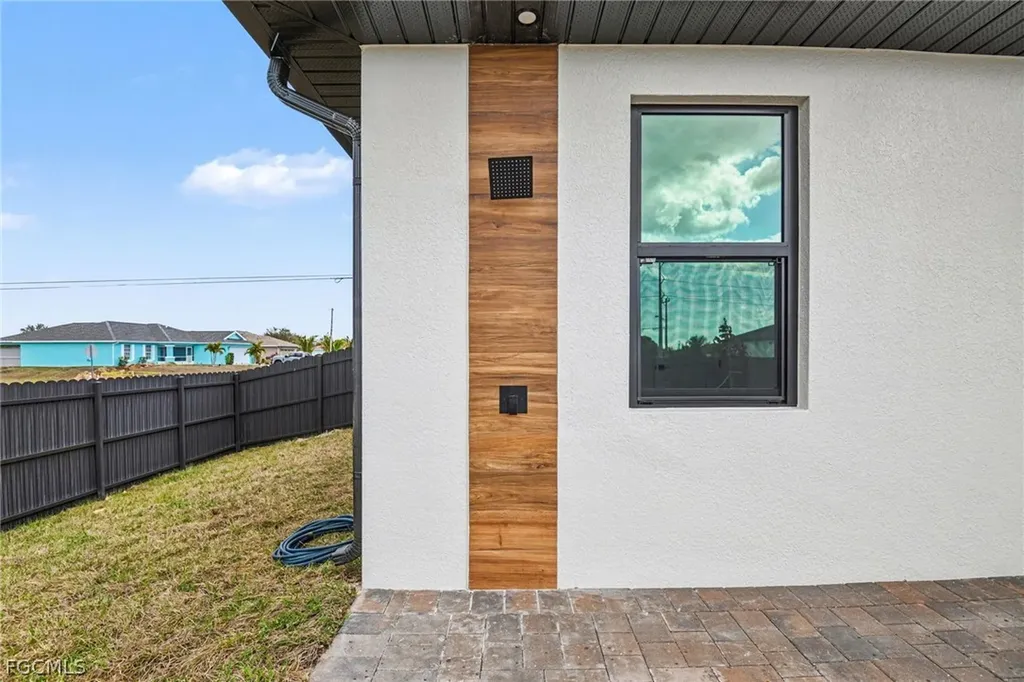 1030 NE Juanita Place Cape Coral FL 33909